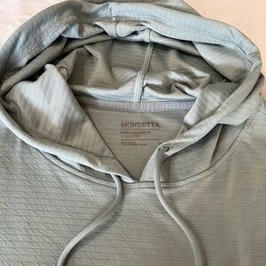 Women’s pullover hooodie